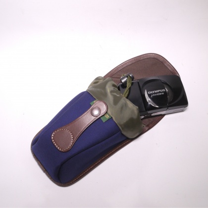 Billingham Avea 7 End Pocket Case, Navy-Chocolate Trim Billingham Avea 7 End Pocket Case, Navy-Chocolate Trim