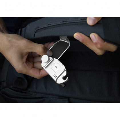 Peak Design Capture Camera Clip v3 and QR plate, silver Peak Design Capture Camera Clip v3 and QR plate, silver