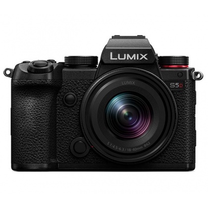 Panasonic Lumix S5D Mirrorless Camera with S-R18-40mm lens Panasonic Lumix S5D Mirrorless Camera with S-R18-40mm lens