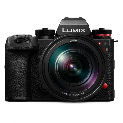 Panasonic Lumix S1RII Mirrorless Camera with 24-105 lens Panasonic Lumix S1RII Mirrorless Camera with 24-105 lens