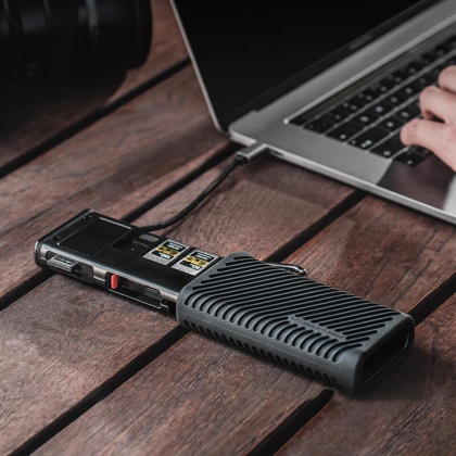 PGYTECH CreateMate CFexpress B/SD Reader and Case, Black PGYTECH CreateMate CFexpress B/SD Reader and Case, Black