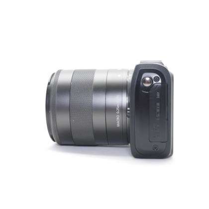 Used Canon EOS M Mirrorless camera with 18-55mm lens Used Canon EOS M Mirrorless camera with 18-55mm lens