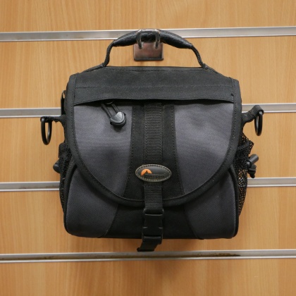 Used Lowepro EX 140 Camera Case Used Lowepro EX 140 Camera Case