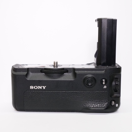 Used Sony VG-C3EM Vertical battery grip for A7R III Used Sony VG-C3EM Vertical battery grip for A7R III