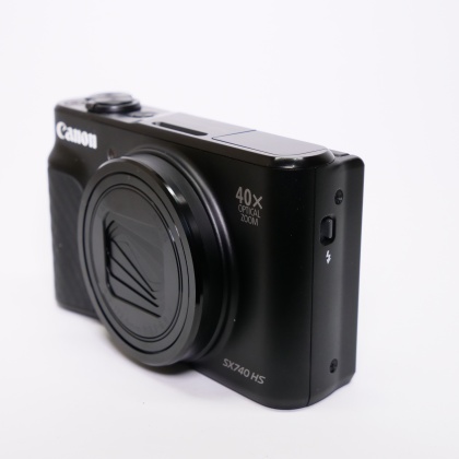 Used Canon Powershot SX740 HS digital compact camera Used Canon Powershot SX740 HS digital compact camera