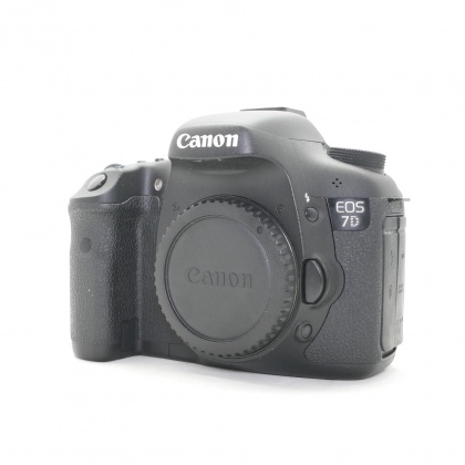 Used Canon EOS 7D DSLR body Used Canon EOS 7D DSLR body