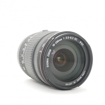 Used Sigma DC 18-200mm f3.5-6.3 lens for Canon EOS Used Sigma DC 18-200mm f3.5-6.3 lens for Canon EOS