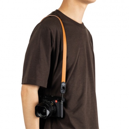 Peak Design Form Leather Camera Neck Strap, Amber Peak Design Form Leather Camera Neck Strap, Amber