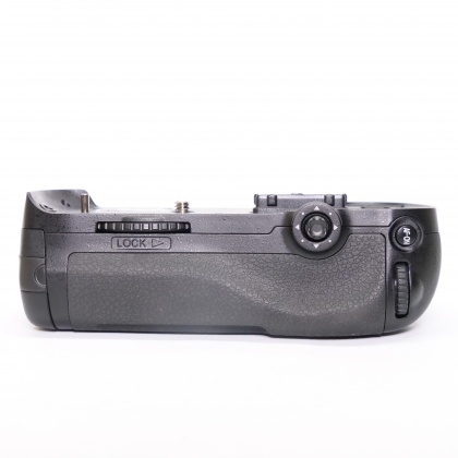 Used Nikon MB-D12 Battery grip for Nikon D800 & D810 Used Nikon MB-D12 Battery grip for Nikon D800 & D810