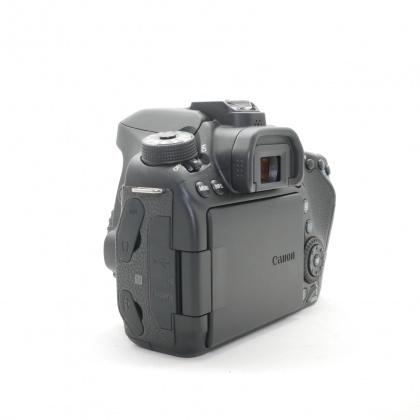 Used Canon EOS 80D DSLR body Used Canon EOS 80D DSLR body