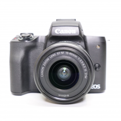 Used Canon EOS M50 Mirrorless camera with 15-45mm lens Used Canon EOS M50 Mirrorless camera with 15-45mm lens