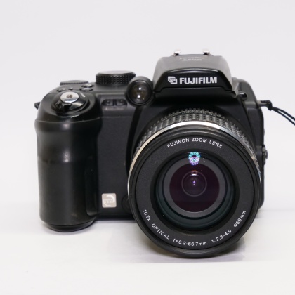 Used Fujifilm Finepix S9500 bridge camera Used Fujifilm Finepix S9500 bridge camera
