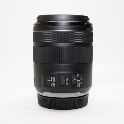 Used Canon RF 85mm f2 Macro IS STM lens Used Canon RF 85mm f2 Macro IS STM lens