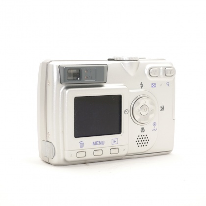 Used Nikon Coolpix 5200 digital compact camera, silver Used Nikon Coolpix 5200 digital compact camera, silver