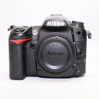 Used Nikon D7000 DSLR body Used Nikon D7000 DSLR body