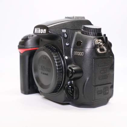 Used Nikon D7000 DSLR body Used Nikon D7000 DSLR body