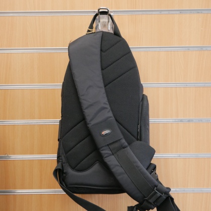Used Lowepro Slingshot 100 AW cameras sling case Used Lowepro Slingshot 100 AW cameras sling case