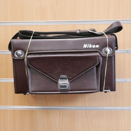 Used Nikon FB-17 Brown Leather Compartment Case Used Nikon FB-17 Brown Leather Compartment Case
