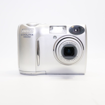 Used Nikon Coolpix 4600 digital compact camera Used Nikon Coolpix 4600 digital compact camera