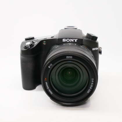 Used Sony RX10 IV bridge camera Used Sony RX10 IV bridge camera