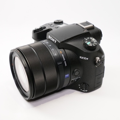 Used Sony RX10 IV bridge camera Used Sony RX10 IV bridge camera