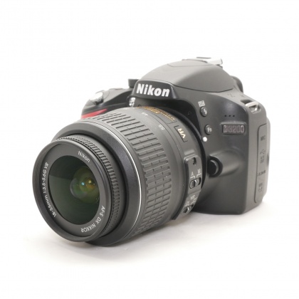 Used Nikon D3200 DLSR with 18-55mm lens Used Nikon D3200 DLSR with 18-55mm lens