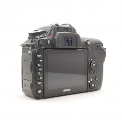Used Nikon D7500 DSLR body Used Nikon D7500 DSLR body