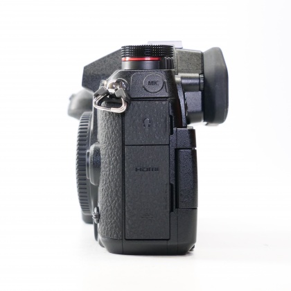 Used Panasonic Lumix G9 Mirrorless camera body Used Panasonic Lumix G9 Mirrorless camera body