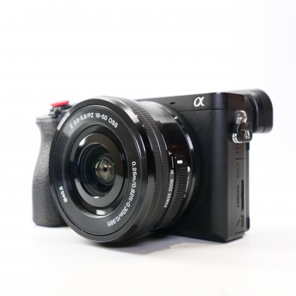 Used Sony A6500 Mirrorless camera with 16-50mm PZ lens Used Sony A6500 Mirrorless camera with 16-50mm PZ lens