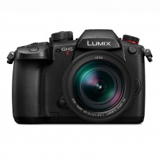Panasonic Lumix DC-GH5M2 Mirrorless Camera with 12-60mm Leica Lens Panasonic Lumix DC-GH5M2 Mirrorless Camera with 12-60mm Leica Lens
