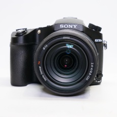 Used Sony RX10 Mark IV bridge camera Used Sony RX10 Mark IV bridge camera
