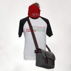 Castle Short-Sleeved Retro T-Shirt, Small Castle Short-Sleeved Retro T-Shirt, Small