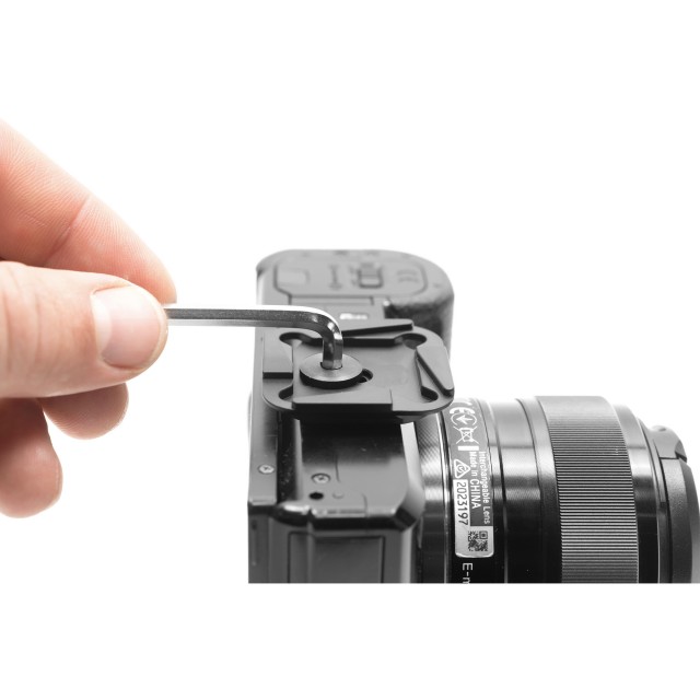 Peak Design Capture Camera Clip v3 and QR plate, black