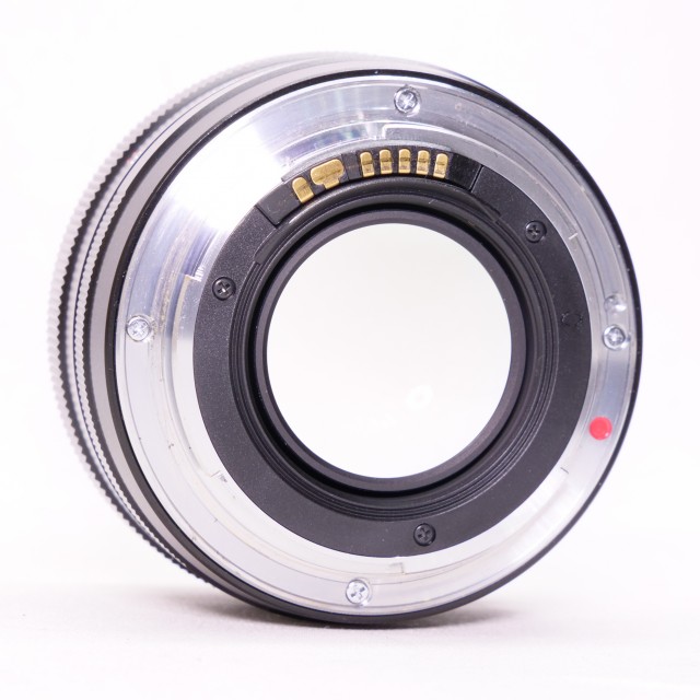 Used Carl Zeiss Planar 50mm f1.4 ZE T* lens for Canon EOS