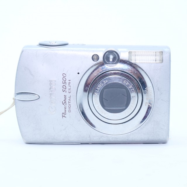 Canon Used Canon Powershot SD500 (Ixus 700) digital compact camera