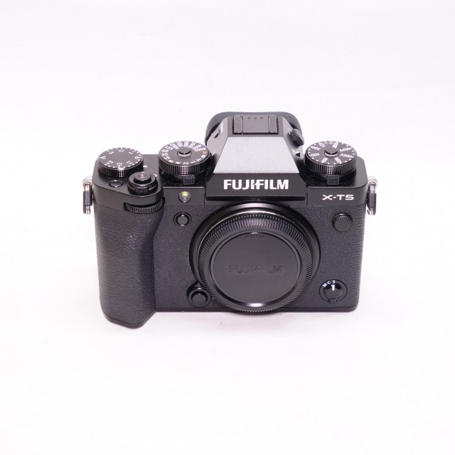 Fujifilm Used Fujifilm X-T5 Mirrorless camera body, black