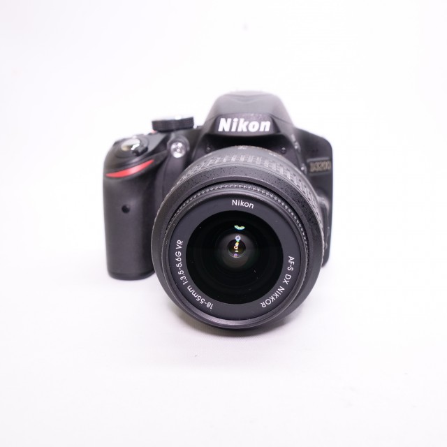 Nikon Used Nikon D3200 DSLR with 18-55mm lens