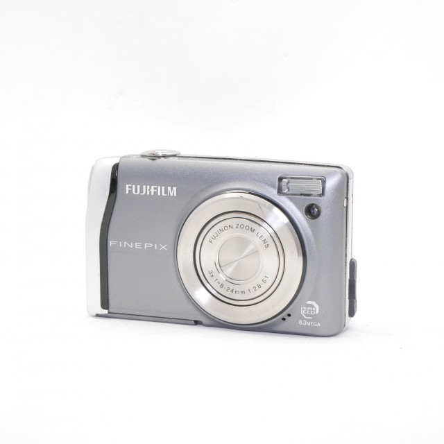 Fujifilm Used Fujifilm F40 fd digital compact camera, silver