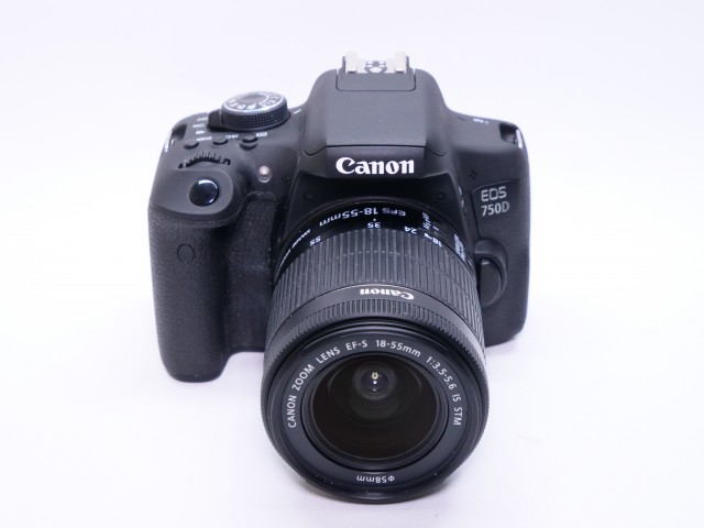 Canon Used Canon EOS 750D DSLR with 18-55mm lens